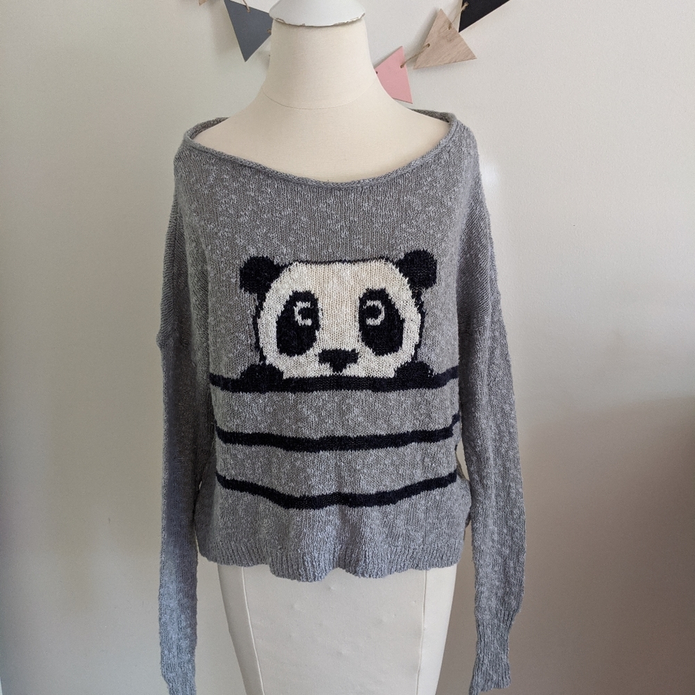 ✨Hollister Panda Grey Crop Top Sweater M/L